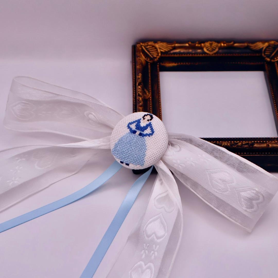 チマチョゴリ くるみボタンの華やかなヘアリボン クロスステッチ刺繍1枚目の画像